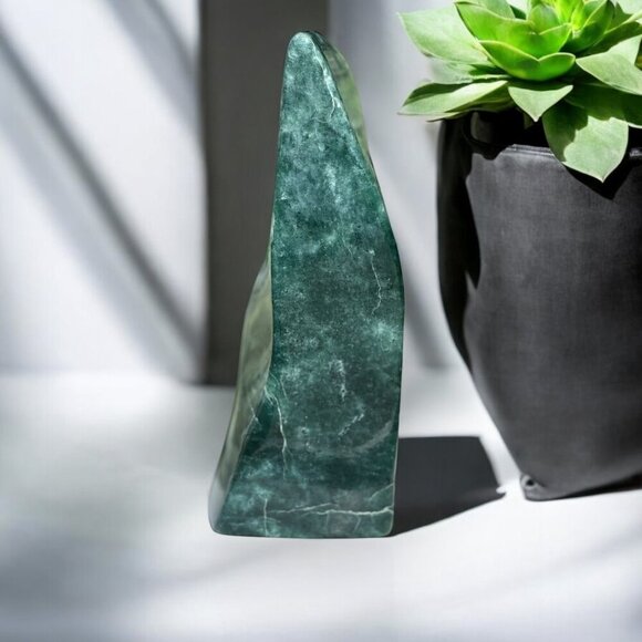 Freeform Jade Sculpture Green Charka Home Decor Accent Piece Over 8 Inches Tall - Picture 14 of 16